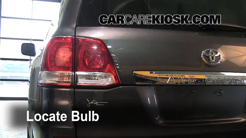 2008 Toyota Land Cruiser 5.7L V8 Éclairage Feu clignotant arrière (remplacer l'ampoule)